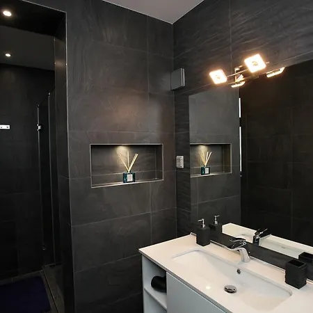 Silver Springs Apartment